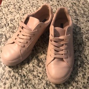 Pink leather Tommy Hilfiger shoes!
